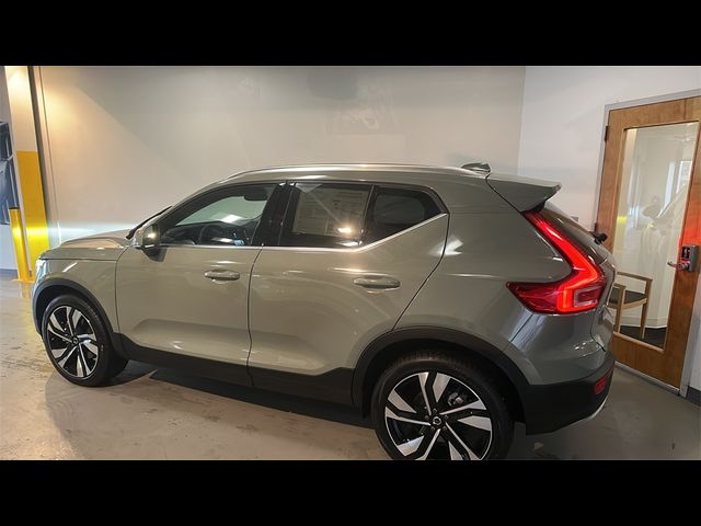 2025 Volvo XC40 Plus Bright Theme