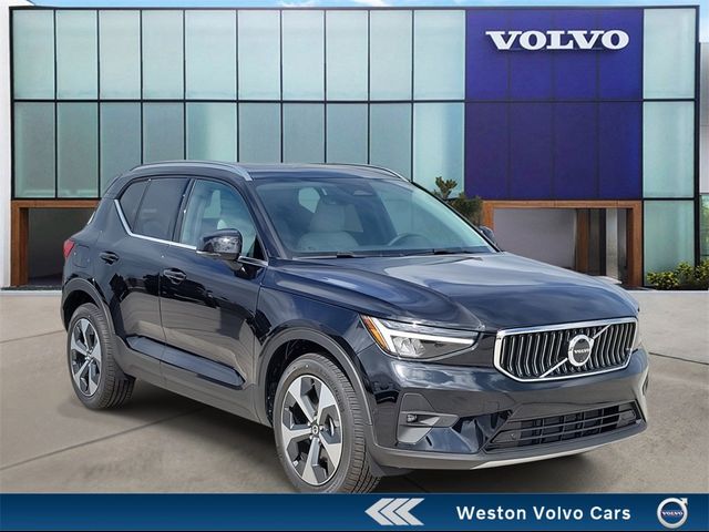 2025 Volvo XC40 Plus Bright Theme