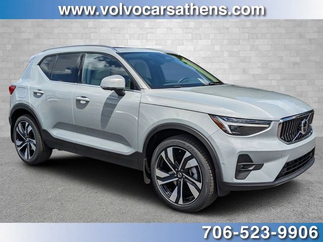 2025 Volvo XC40 Plus Bright Theme