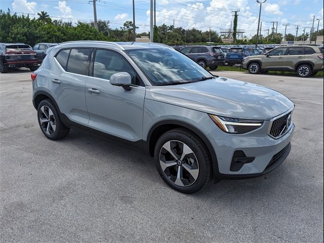 2025 Volvo XC40 Plus Bright Theme