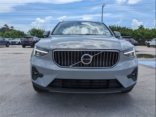 2025 Volvo XC40 Plus Bright Theme