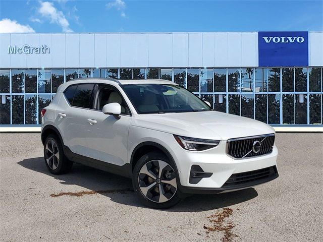 2025 Volvo XC40 Plus Bright Theme