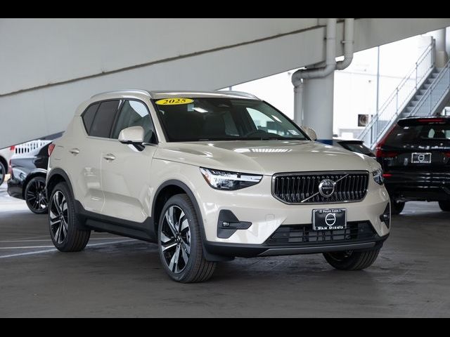 2025 Volvo XC40 Plus Bright Theme