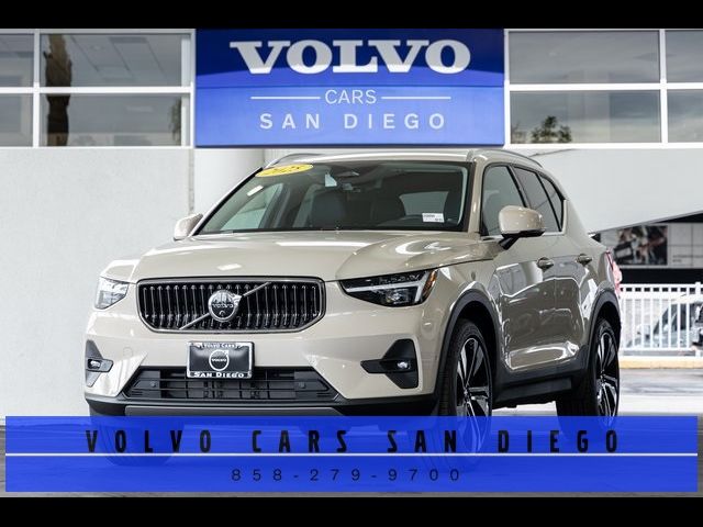 2025 Volvo XC40 Plus Bright Theme