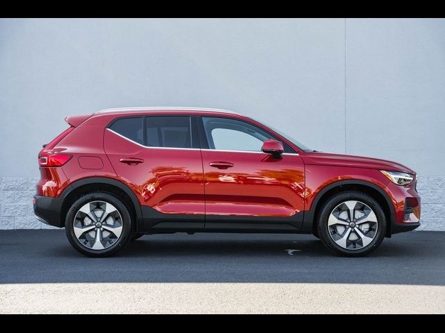 2025 Volvo XC40 Plus Bright Theme