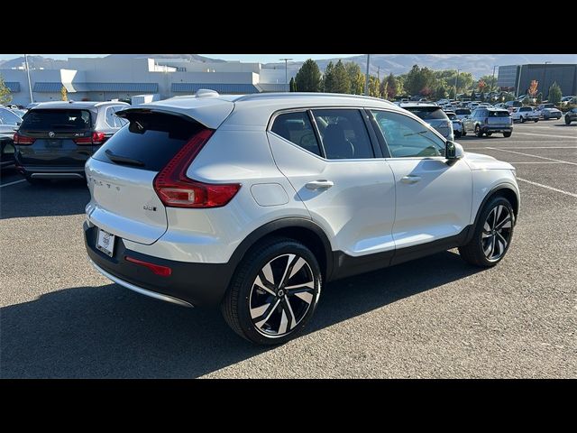 2025 Volvo XC40 Plus Bright Theme