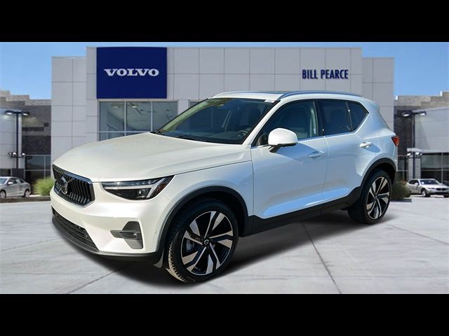 2025 Volvo XC40 Plus Bright Theme