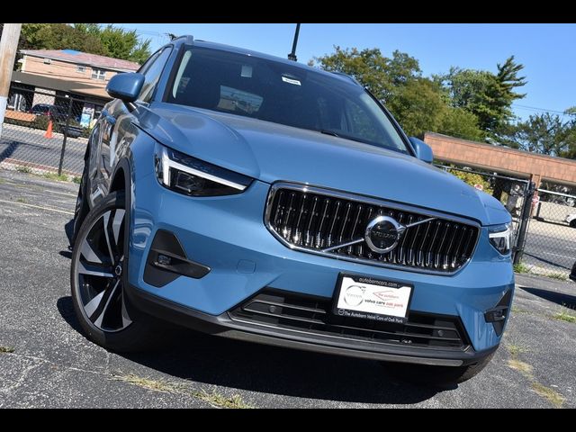 2025 Volvo XC40 Plus Bright Theme