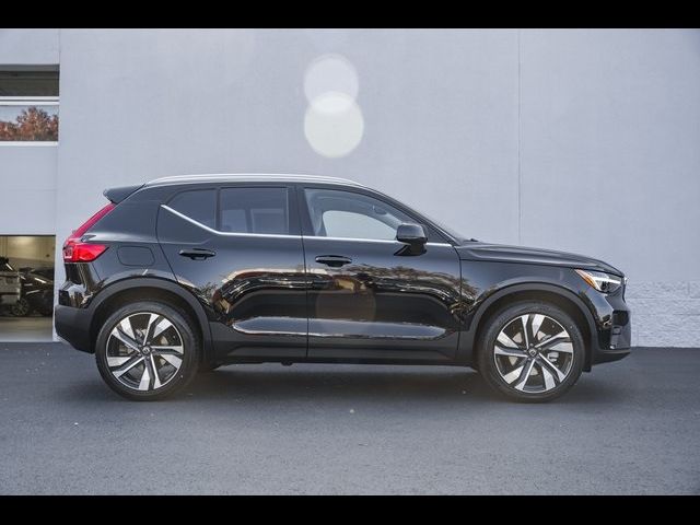 2025 Volvo XC40 Plus Bright Theme