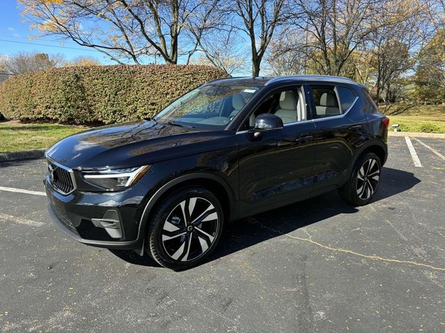 2025 Volvo XC40 Plus Bright Theme