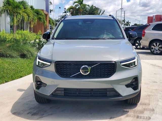 2025 Volvo XC40 Plus Bright Theme