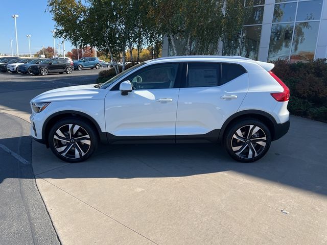 2025 Volvo XC40 Plus Bright Theme