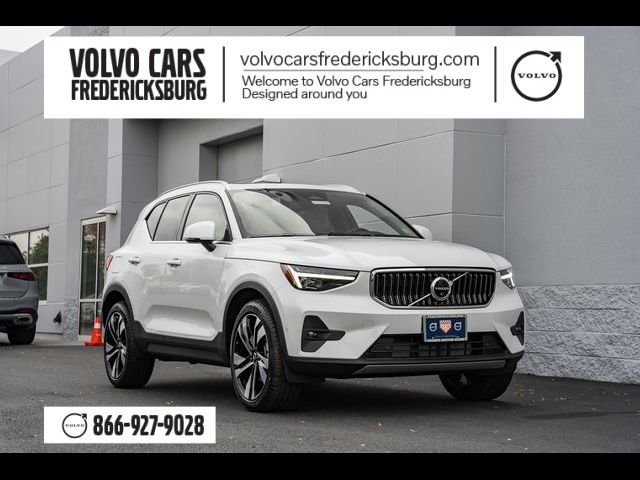 2025 Volvo XC40 Plus Bright Theme