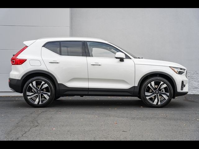 2025 Volvo XC40 Plus Bright Theme