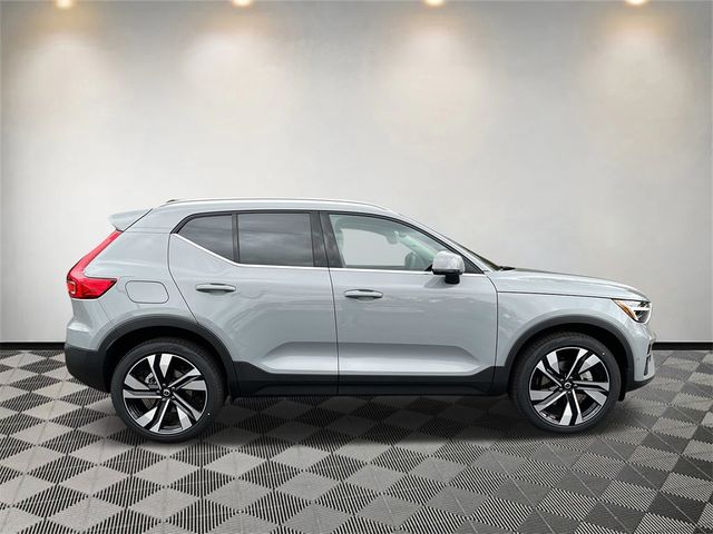 2025 Volvo XC40 Plus Bright Theme