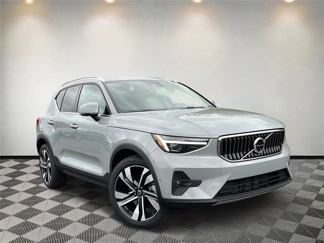 2025 Volvo XC40 Plus Bright Theme