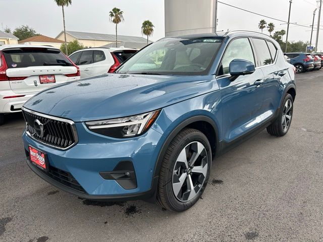 2025 Volvo XC40 Plus Bright Theme