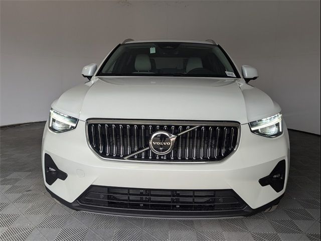 2025 Volvo XC40 Plus Bright Theme