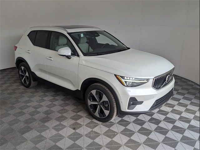 2025 Volvo XC40 Plus Bright Theme