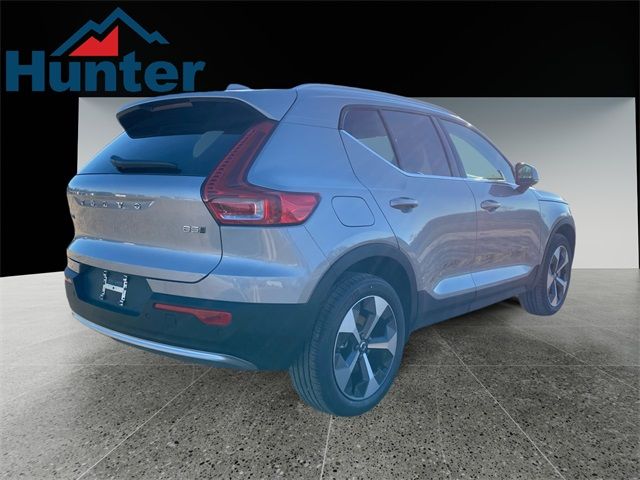 2025 Volvo XC40 Plus Bright Theme