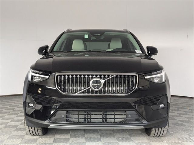 2025 Volvo XC40 Plus Bright Theme