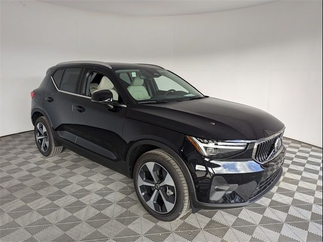 2025 Volvo XC40 Plus Bright Theme