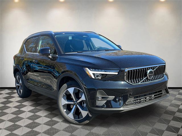 2025 Volvo XC40 Plus Bright Theme