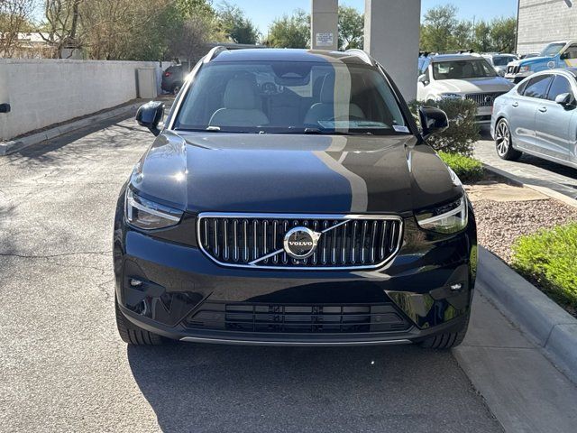 2025 Volvo XC40 Plus Bright Theme