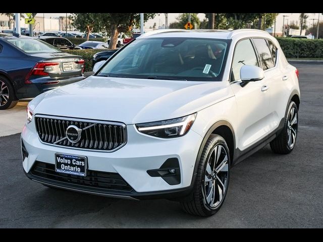 2025 Volvo XC40 Plus Bright Theme