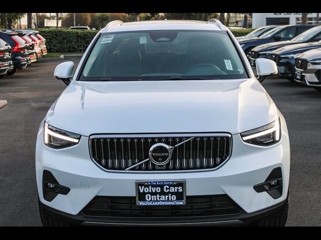 2025 Volvo XC40 Plus Bright Theme