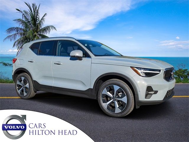 2025 Volvo XC40 Plus Bright Theme