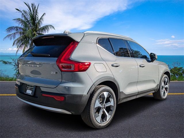 2025 Volvo XC40 Plus Bright Theme