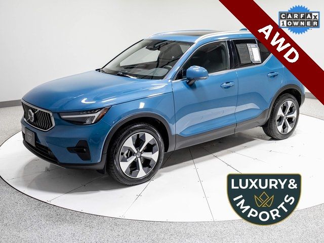 2025 Volvo XC40 Plus Bright Theme