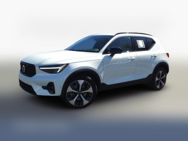 2025 Volvo XC40 Plus Dark Theme
