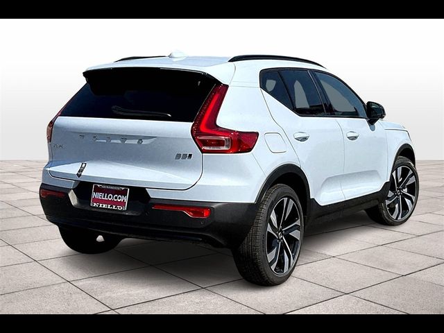 2025 Volvo XC40 Plus Dark Theme