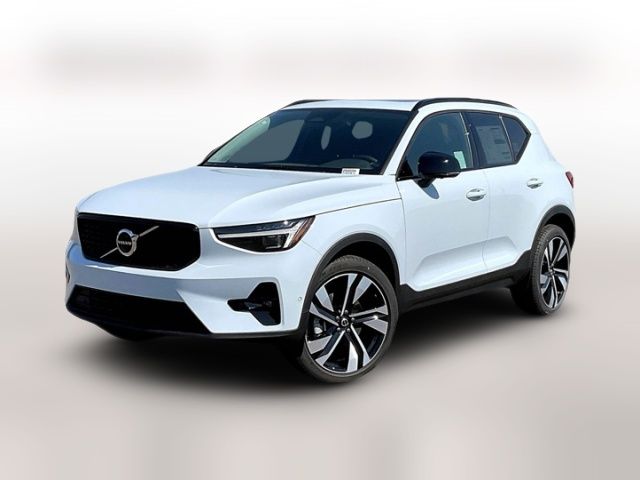 2025 Volvo XC40 Plus Dark Theme