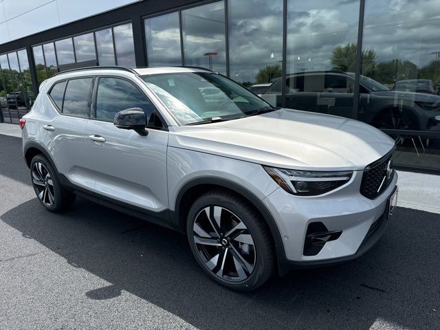 2025 Volvo XC40 Plus Dark Theme