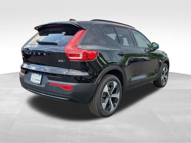 2025 Volvo XC40 Plus Dark Theme