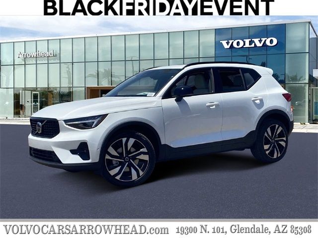 2025 Volvo XC40 Plus Dark Theme