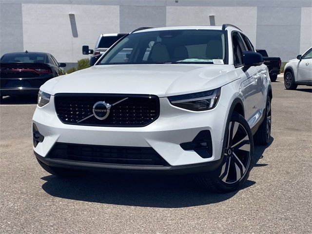 2025 Volvo XC40 Plus Dark Theme