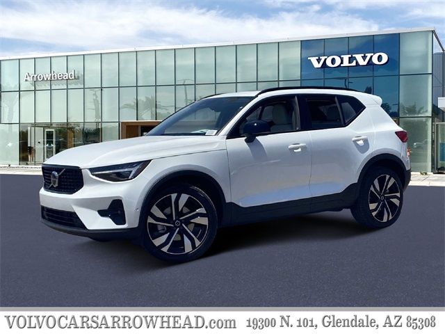 2025 Volvo XC40 Plus Dark Theme