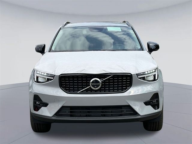 2025 Volvo XC40 Plus Dark Theme