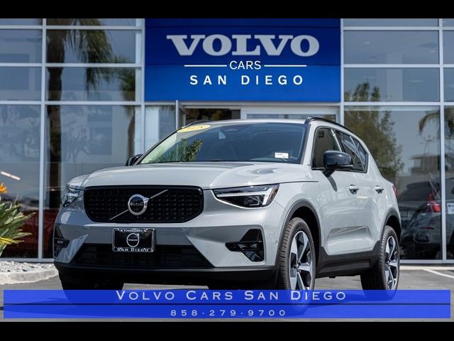 2025 Volvo XC40 Plus Dark Theme