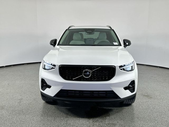 2025 Volvo XC40 Plus Dark Theme