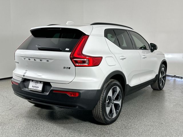 2025 Volvo XC40 Plus Dark Theme