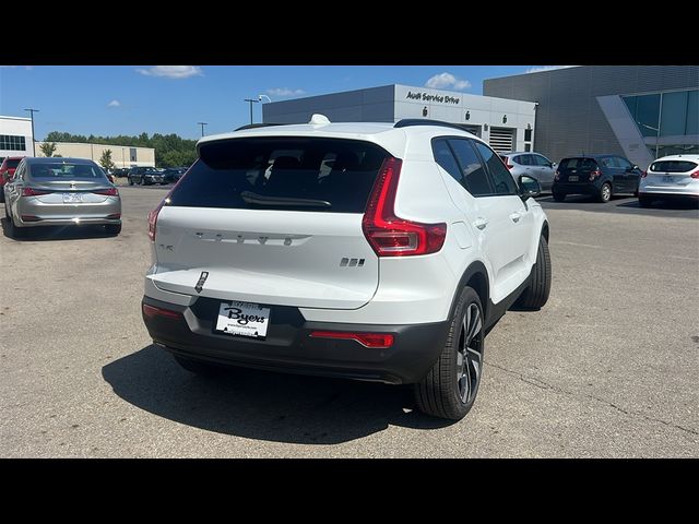 2025 Volvo XC40 Plus Dark Theme