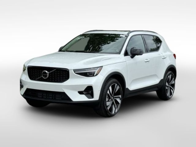 2025 Volvo XC40 Plus Dark Theme