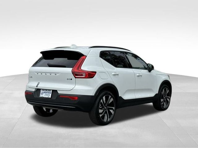 2025 Volvo XC40 Plus Dark Theme