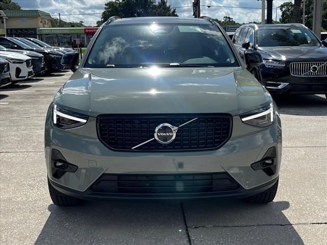 2025 Volvo XC40 Plus Dark Theme