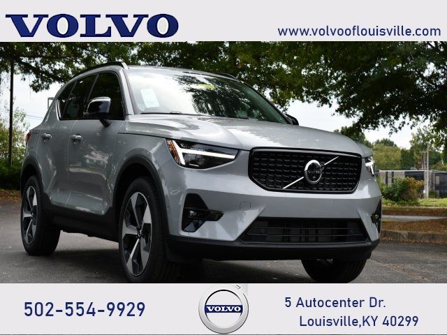 2025 Volvo XC40 Plus Dark Theme